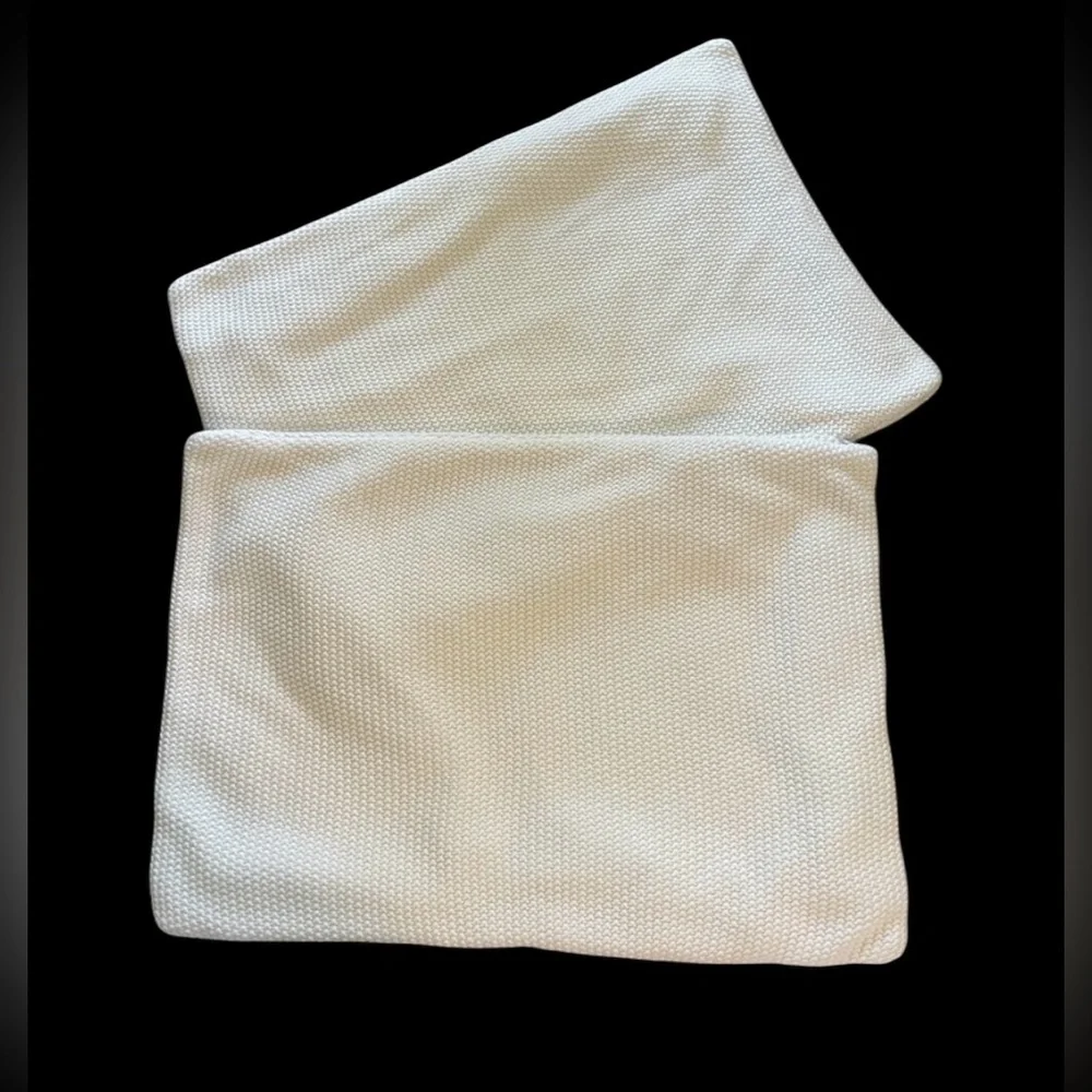 New! POTTERY BARN Ivory Sweater Knit Pillow Shams (2) 20x26